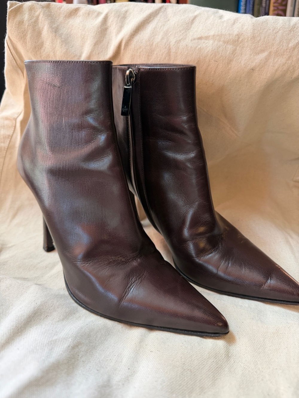 Gucci Pointed-Toe Leather Ankle Boots - Dark Brown